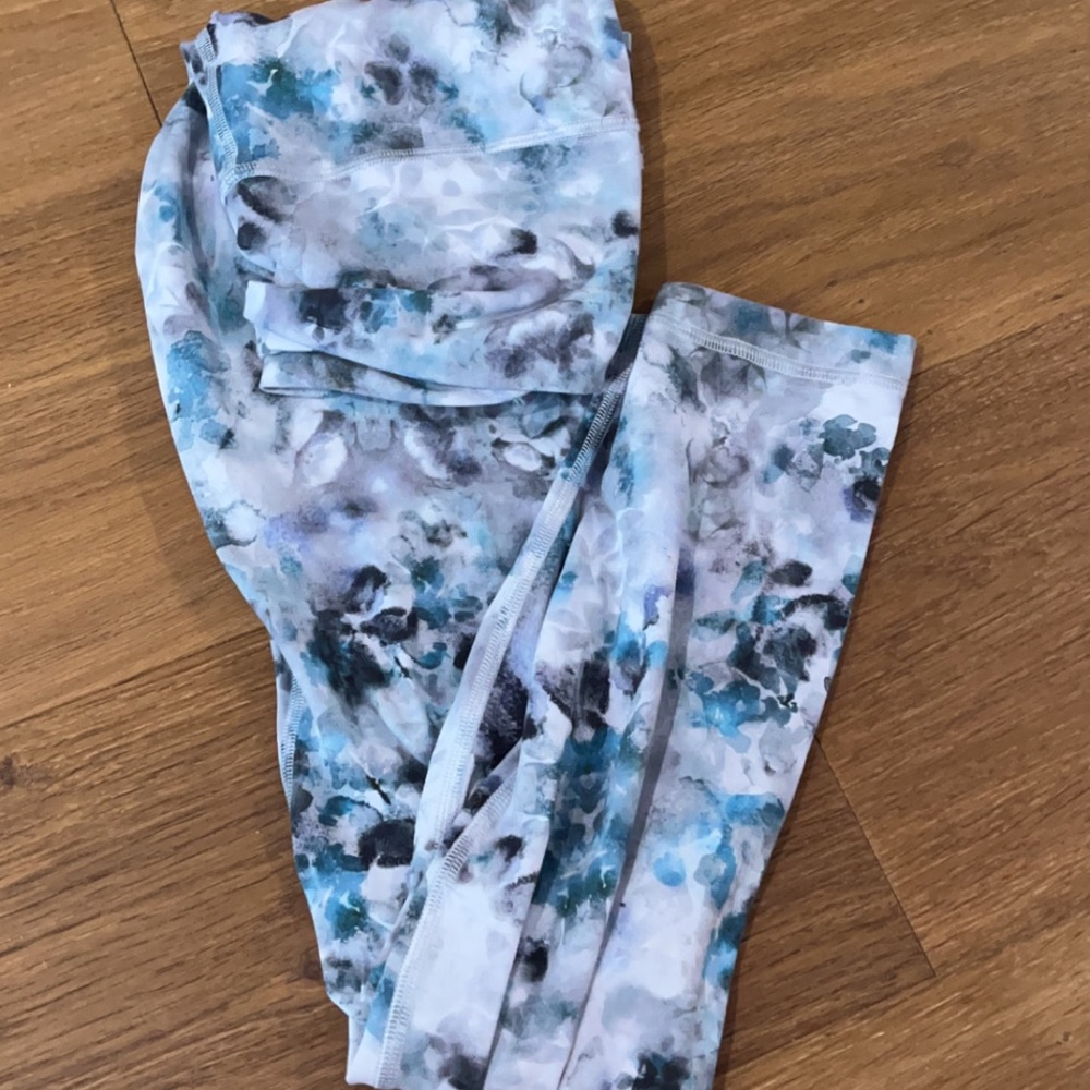 Tie dye lulu lemon leggings. Never worn and has been washed. tags are off.